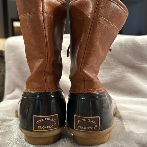 Duck Boot - Picture 2 of 4